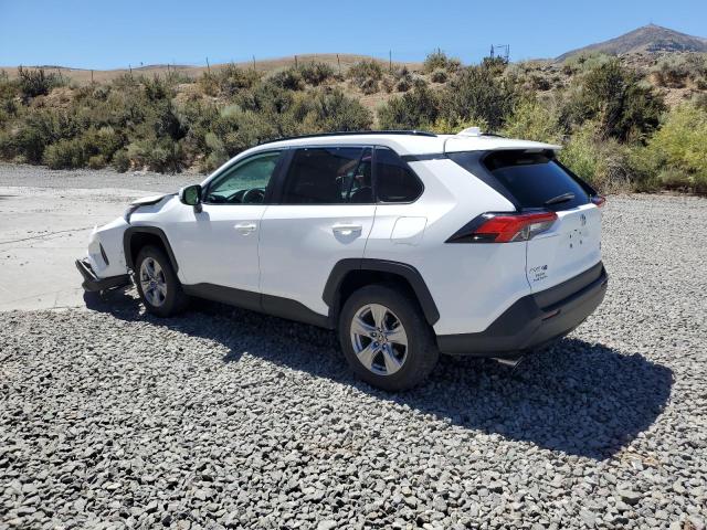 2T3P1RFV5NC283650 - 2022 TOYOTA RAV4 XLE WHITE photo 2