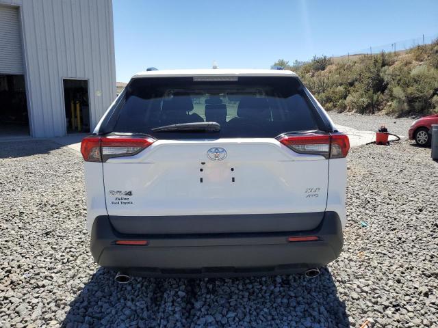 2T3P1RFV5NC283650 - 2022 TOYOTA RAV4 XLE WHITE photo 6