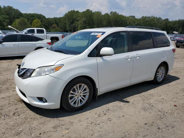2015 TOYOTA SIENNA XLE, 