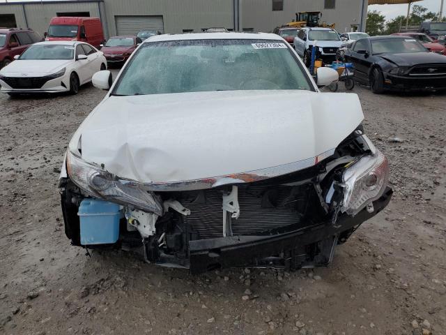 4T1BK3DBXBU390323 - 2011 TOYOTA AVALON BASE 白色 照片 5