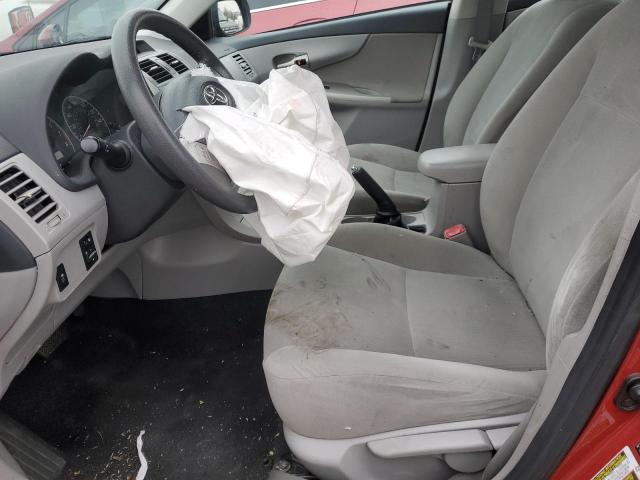 2T1BU4EE3DC041467 - 2013 TOYOTA COROLLA BASE RED photo 7