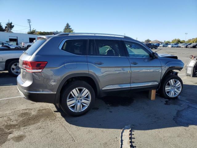 1V2NR2CA5JC549039 - 2018 VOLKSWAGEN ATLAS SEL PREMIUM رمادي صورة 3