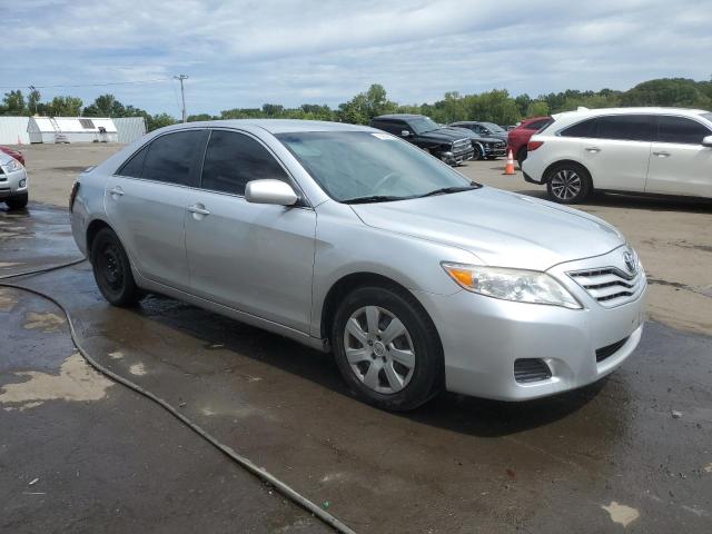 4T4BF3EK6AR009686 - 2010 TOYOTA CAMRY BASE SILVER photo 4