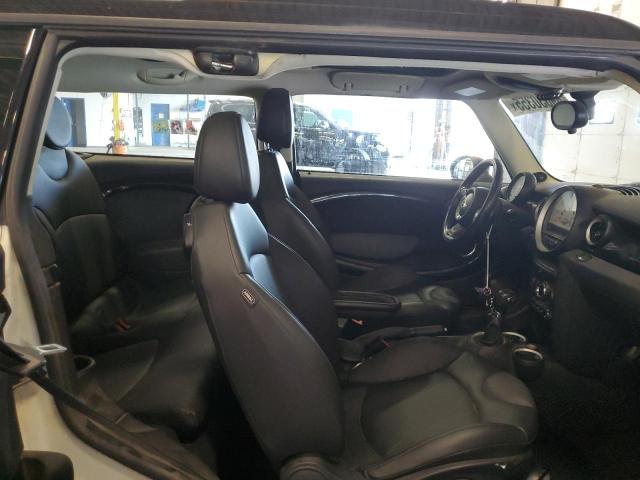 WMWZG3C55BTY36137 - 2011 MINI COOPER S CLUBMAN WHITE photo 10
