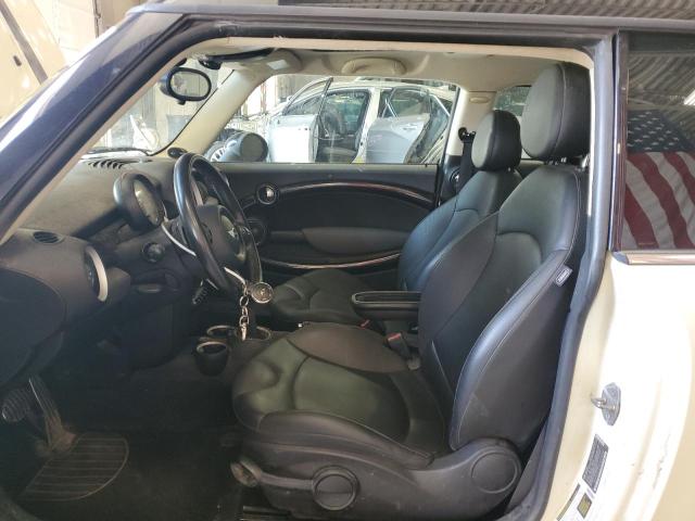 WMWZG3C55BTY36137 - 2011 MINI COOPER S CLUBMAN WHITE photo 7