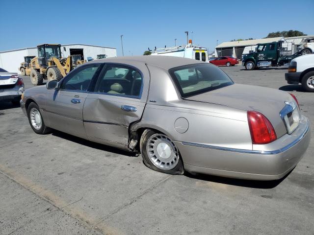 1LNHM81W9YY899233 - 2000 LINCOLN TOWN CAR EXECUTIVE Բեժ լուսանկար 2