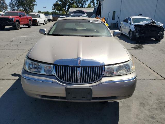 1LNHM81W9YY899233 - 2000 LINCOLN TOWN CAR EXECUTIVE Բեժ լուսանկար 5