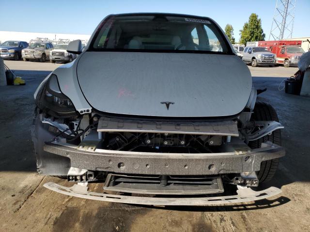 7SAYGDEF7PF711423 - 2023 TESLA MODEL Y 白色 照片 5