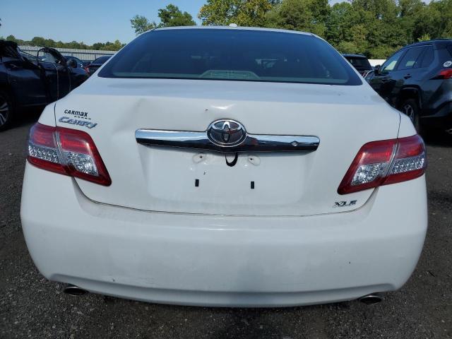 4T1BK3EK0AU603907 - 2010 TOYOTA CAMRY SE 白色 照片 6