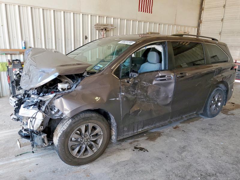 2022 TOYOTA SIENNA LE, 