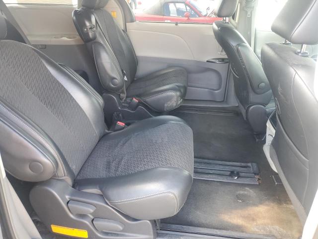 5TDXK3DC5CS206270 - 2012 TOYOTA SIENNA SPORT GRAY photo 11