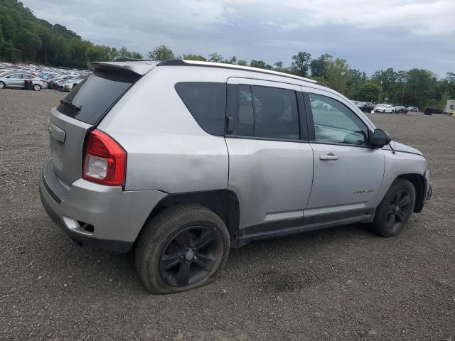1J4NF1FB0BD157424 - 2011 JEEP COMPASS SPORT SILVER photo 3