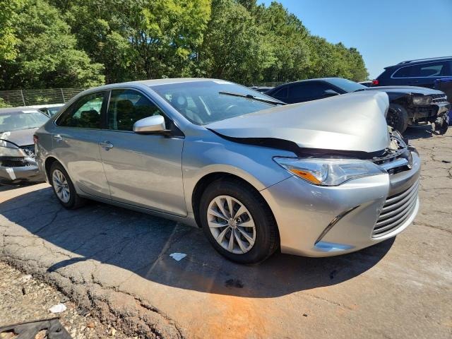 4T1BF1FK0FU110095 - 2015 TOYOTA CAMRY LE SILVER photo 4