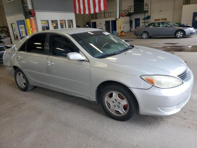 4T1BF32K92U509678 - 2002 TOYOTA CAMRY LE GRAY photo 4