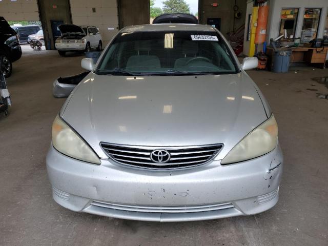 4T1BF32K92U509678 - 2002 TOYOTA CAMRY LE GRAY photo 5