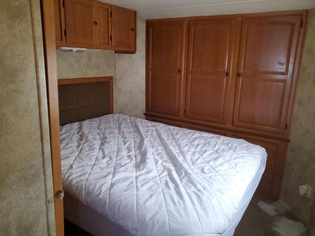 4YDT299249V270264 - 2009 KEYSTONE TRAILER WHITE photo 5