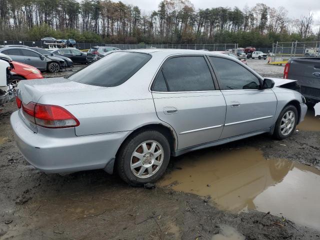 1HGCG56732A110405 - 2002 HONDA ACCORD SE SILVER photo 3