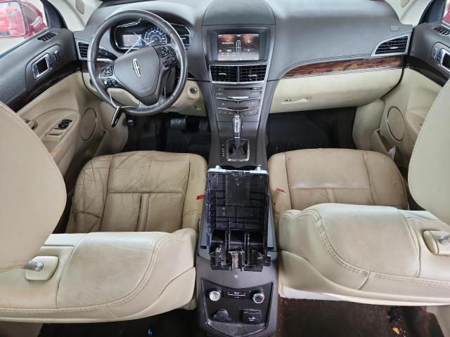 2LMHJ5FK4DBL50080 - 2013 LINCOLN MKT RED photo 8