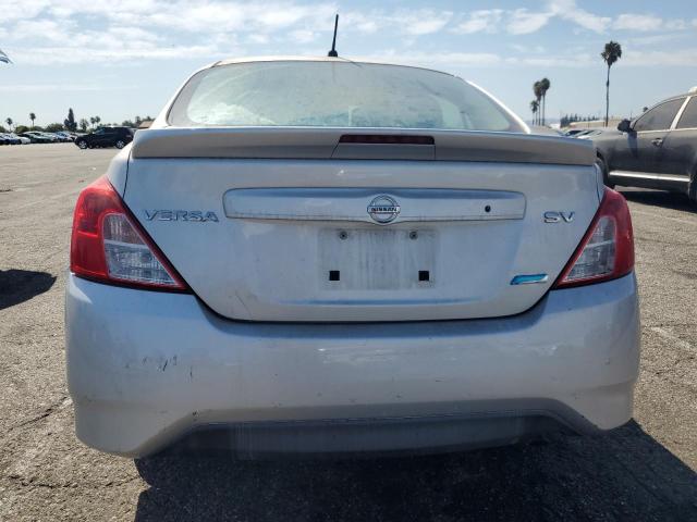 3N1CN7AP1GL887711 - 2016 NISSAN VERSA S 银色 照片 6