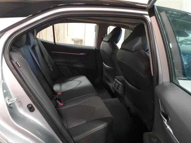 4T1K61BKXPU100441 - 2023 TOYOTA CAMRY XSE SILVER photo 10