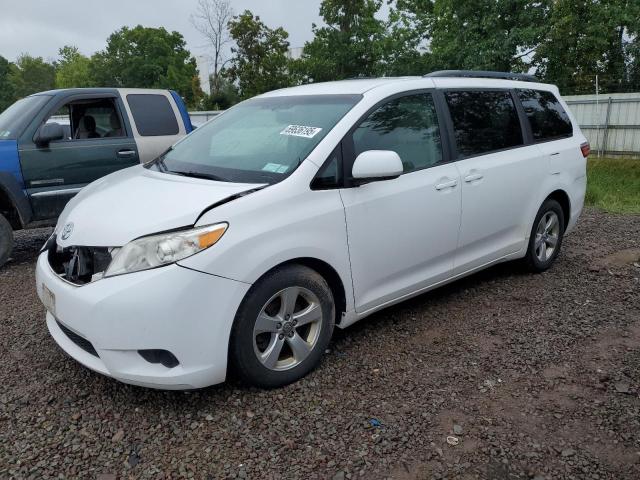 2015 TOYOTA SIENNA LE, 