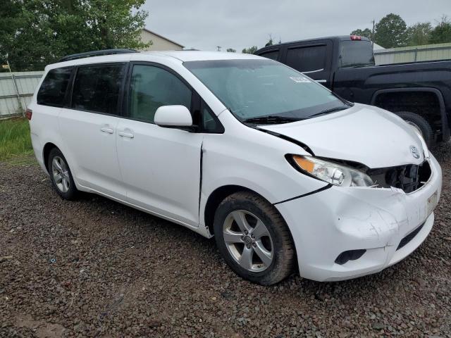 5TDKK3DCXFS528076 - 2015 TOYOTA SIENNA LE Biały zdjęcie 4