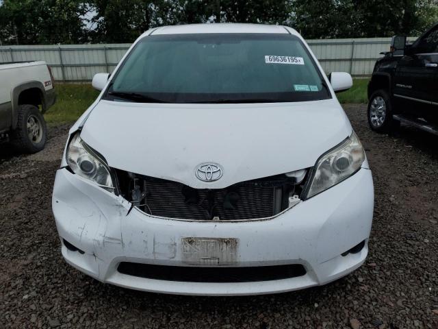 5TDKK3DCXFS528076 - 2015 TOYOTA SIENNA LE Biały zdjęcie 5