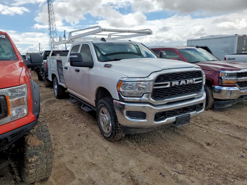 3C6UR5HJ6PG591286 - 2023 RAM 2500 TRADESMAN Weiß Foto 4