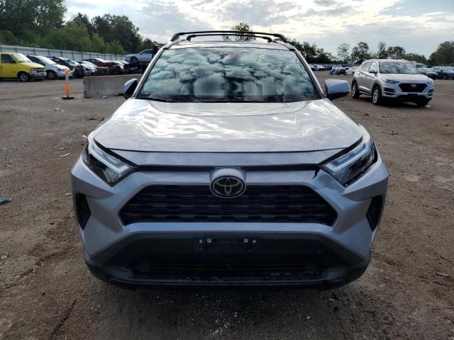 2T3P1RFVXSC501156 - 2025 TOYOTA RAV4 XLE SILVER photo 5