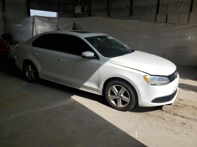 3VWLL7AJ0EM432030 - 2014 VOLKSWAGEN JETTA TDI WHITE photo 4