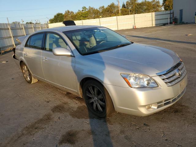 4T1BK36B05U019592 - 2005 TOYOTA AVALON XLS XL SILVER photo 4