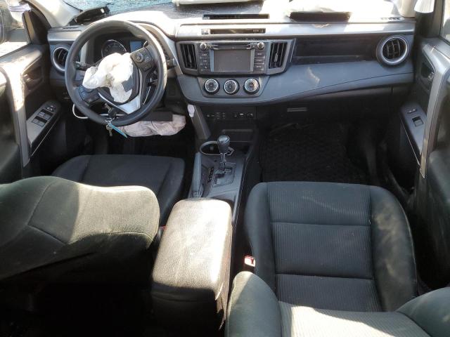 2T3ZFREV2JW496267 - 2018 TOYOTA RAV4 LE ვერცხლისფერი ფოტო 8