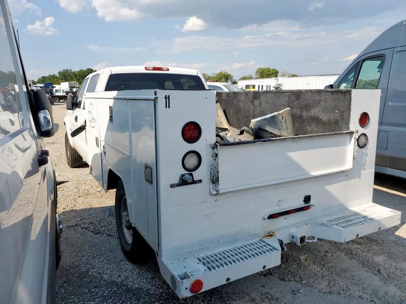 1GCHK23UX7F196916 - 2007 CHEVROLET SILVERADO K2500 HEAVY DUTY WHITE photo 2