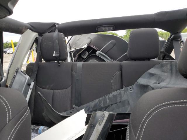 1C4BJWEG0JL853030 - 2018 JEEP WRANGLER UNLIMITED SAHARA SILVER photo 10