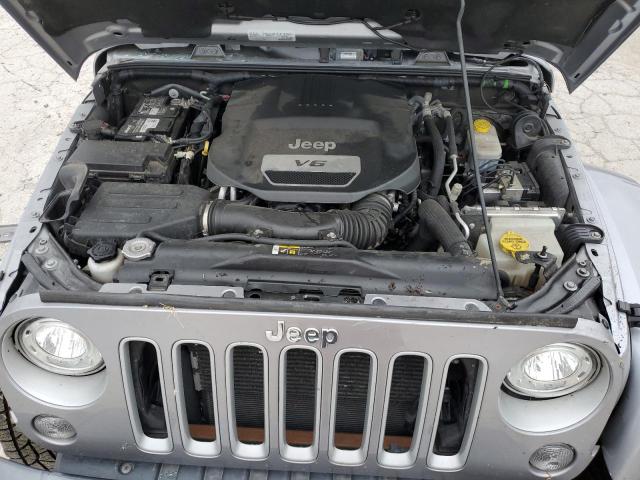 1C4BJWEG0JL853030 - 2018 JEEP WRANGLER UNLIMITED SAHARA SILVER photo 12