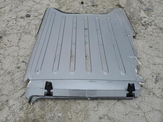 1C4BJWEG0JL853030 - 2018 JEEP WRANGLER UNLIMITED SAHARA SILVER photo 13