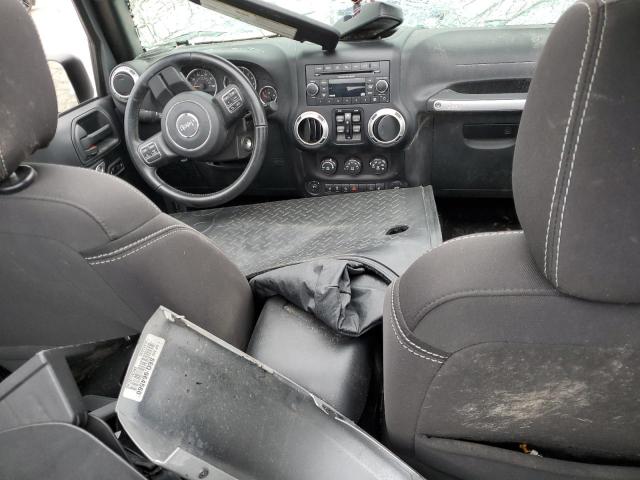 1C4BJWEG0JL853030 - 2018 JEEP WRANGLER UNLIMITED SAHARA SILVER photo 8