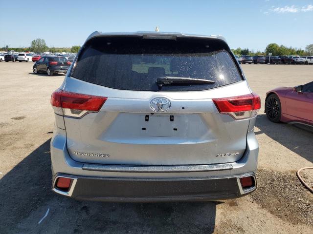 5TDJZRFH2KS611630 - 2019 TOYOTA HIGHLANDER SE 银色 照片 6