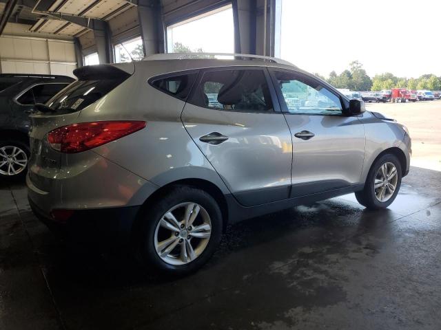 KM8JU3AC2AU108306 - 2010 HYUNDAI TUCSON GLS SILVER photo 3