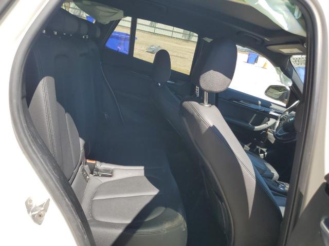 WBXHT3C58K3H35111 - 2019 BMW X1 XDRIVE28I WHITE photo 10