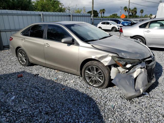 4T1BF1FK4FU070488 - 2015 TOYOTA CAMRY LE 灰色 照片 4