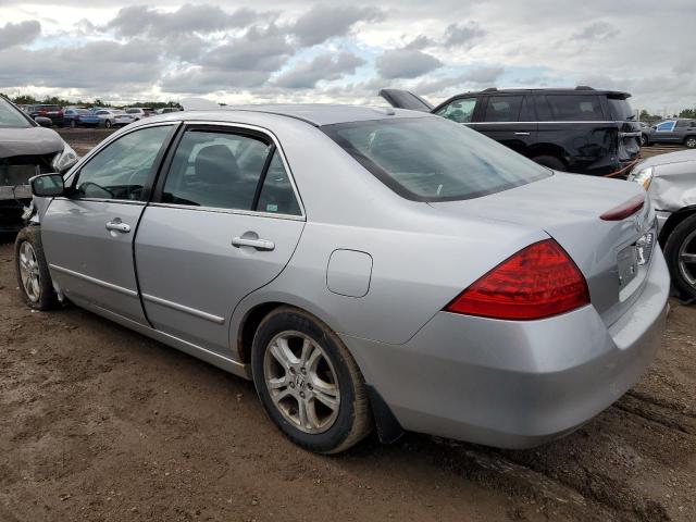 1HGCM56886A011957 - 2006 HONDA ACCORD EX SILVER photo 2