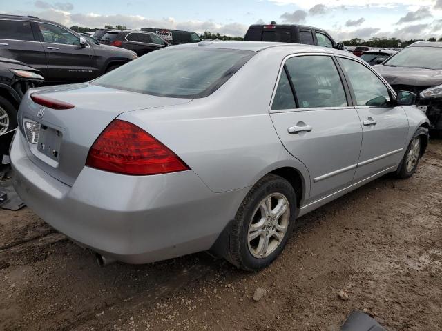 1HGCM56886A011957 - 2006 HONDA ACCORD EX SILVER photo 3