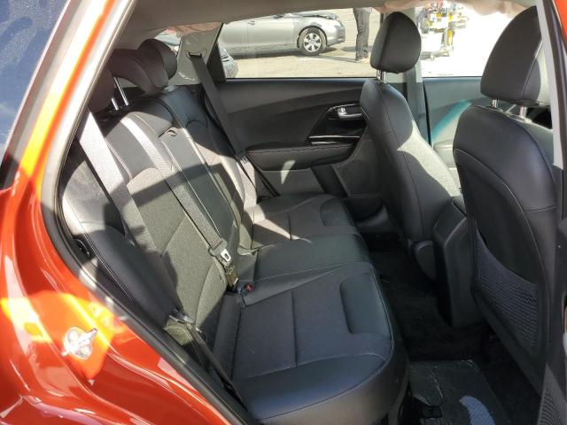 KNDCB3LC5N5545720 - 2022 KIA NIRO LX ORANGE photo 11