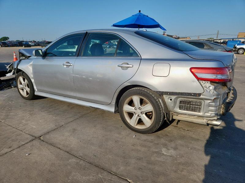 4T1BF3EK2AU066610 - 2010 TOYOTA CAMRY BASE SILVER photo 2