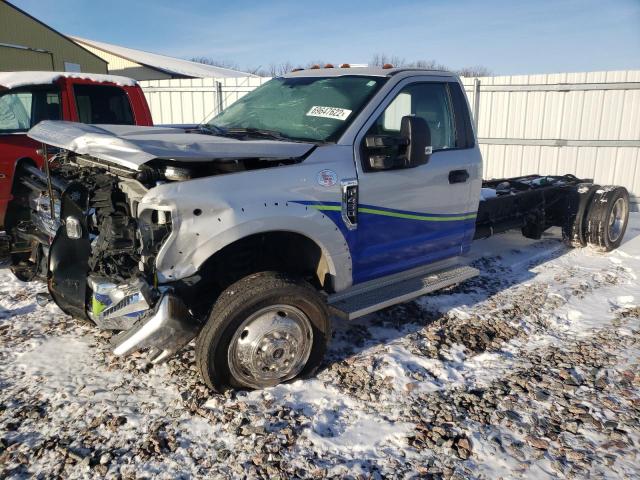 1FDUF4HT6JDA04226 - 2018 FORD F450 SUPER DUTY SILVER photo 1