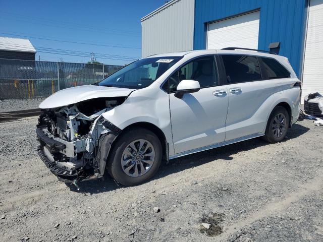 2025 TOYOTA SIENNA LE/XLE, 