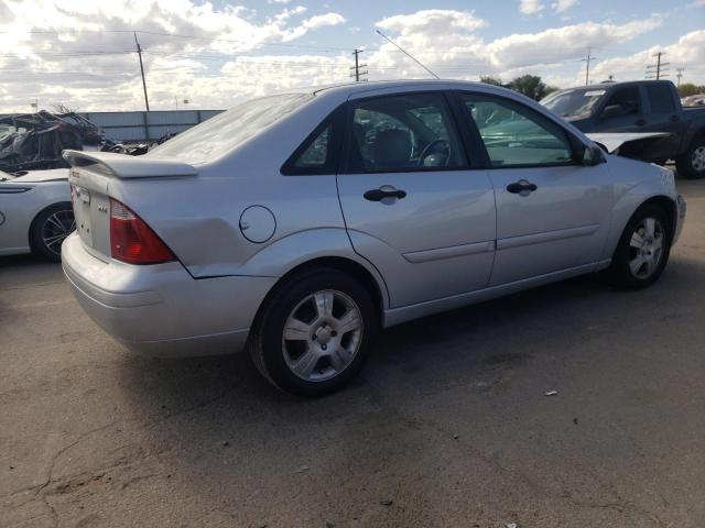 1FAFP34N35W291097 - 2005 FORD FOCUS ZX4 GRAY photo 3