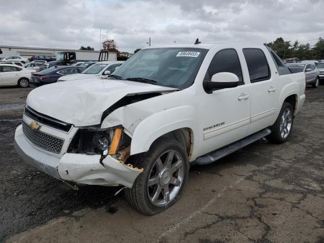 3GNTKFE37BG388881 - 2011 CHEVROLET AVALANCHE LT WHITE photo 1