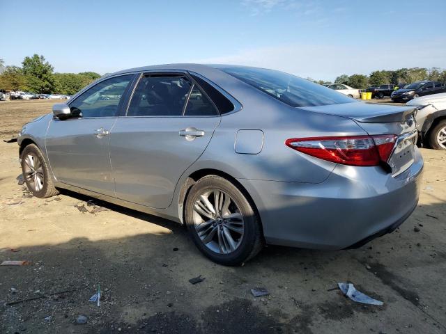 4T1BF1FK9FU110127 - 2015 TOYOTA CAMRY LE SILVER photo 2